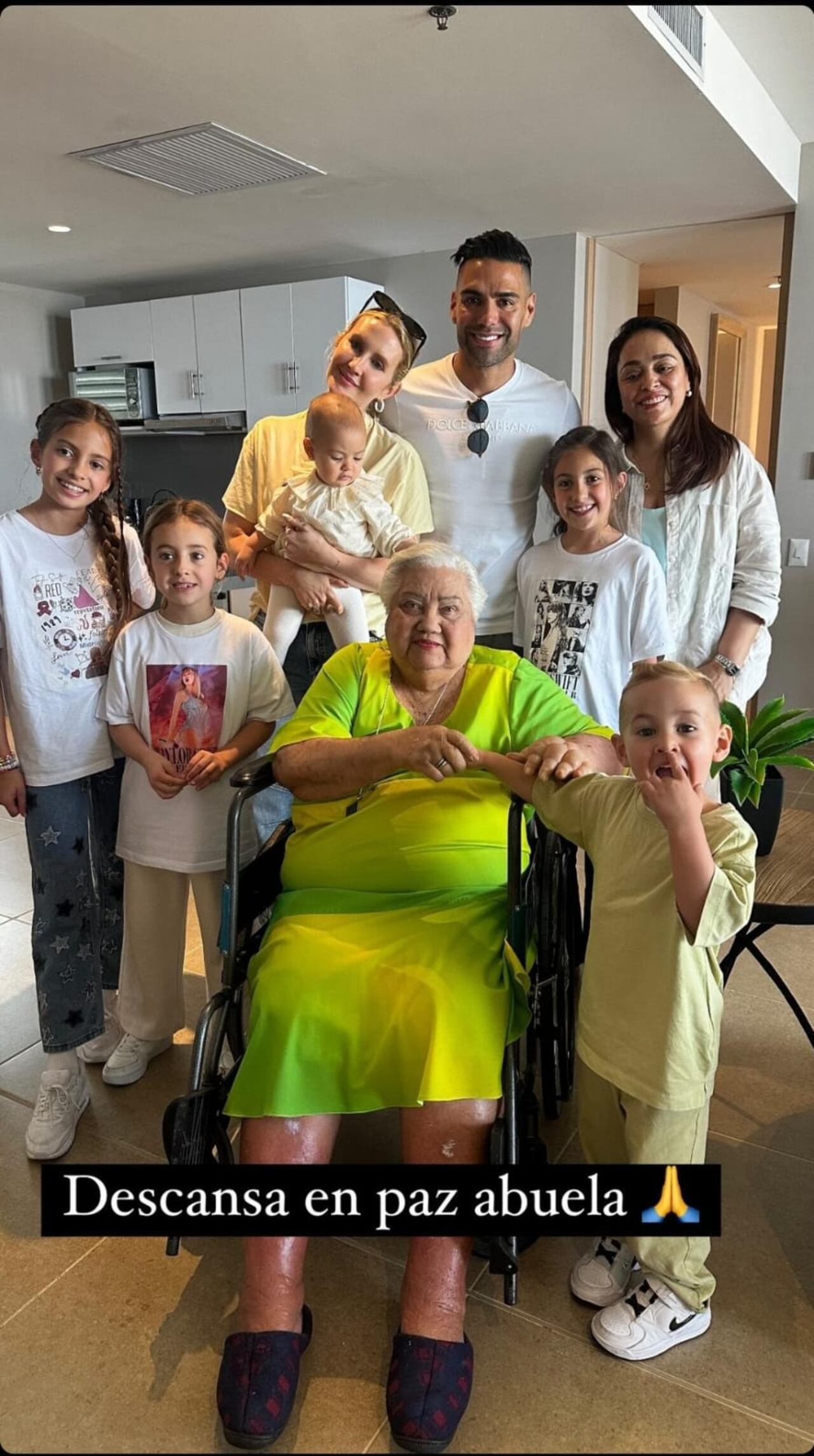 Falcao se despide de su abuela paterna, Dennis King de García, quien murió a los 90 años.