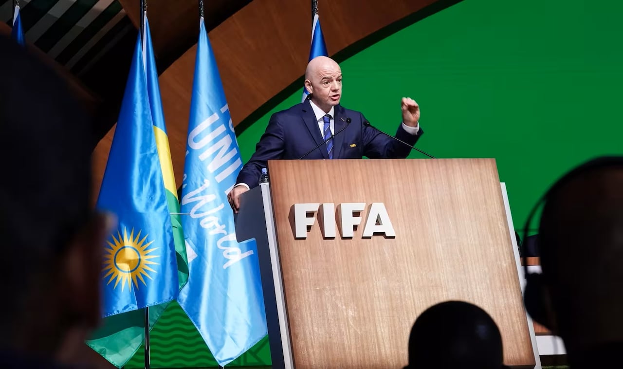 Gianni Infantino es cuestionado por el fútbol internacional. Foto Fifa.