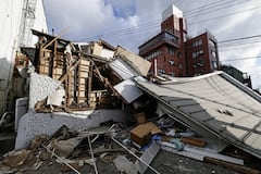 Se observa un edificio derrumbado tras un terremoto en Yatsushiro, prefectura de Kumamoto, el miércoles 29 de julio de 2026.
