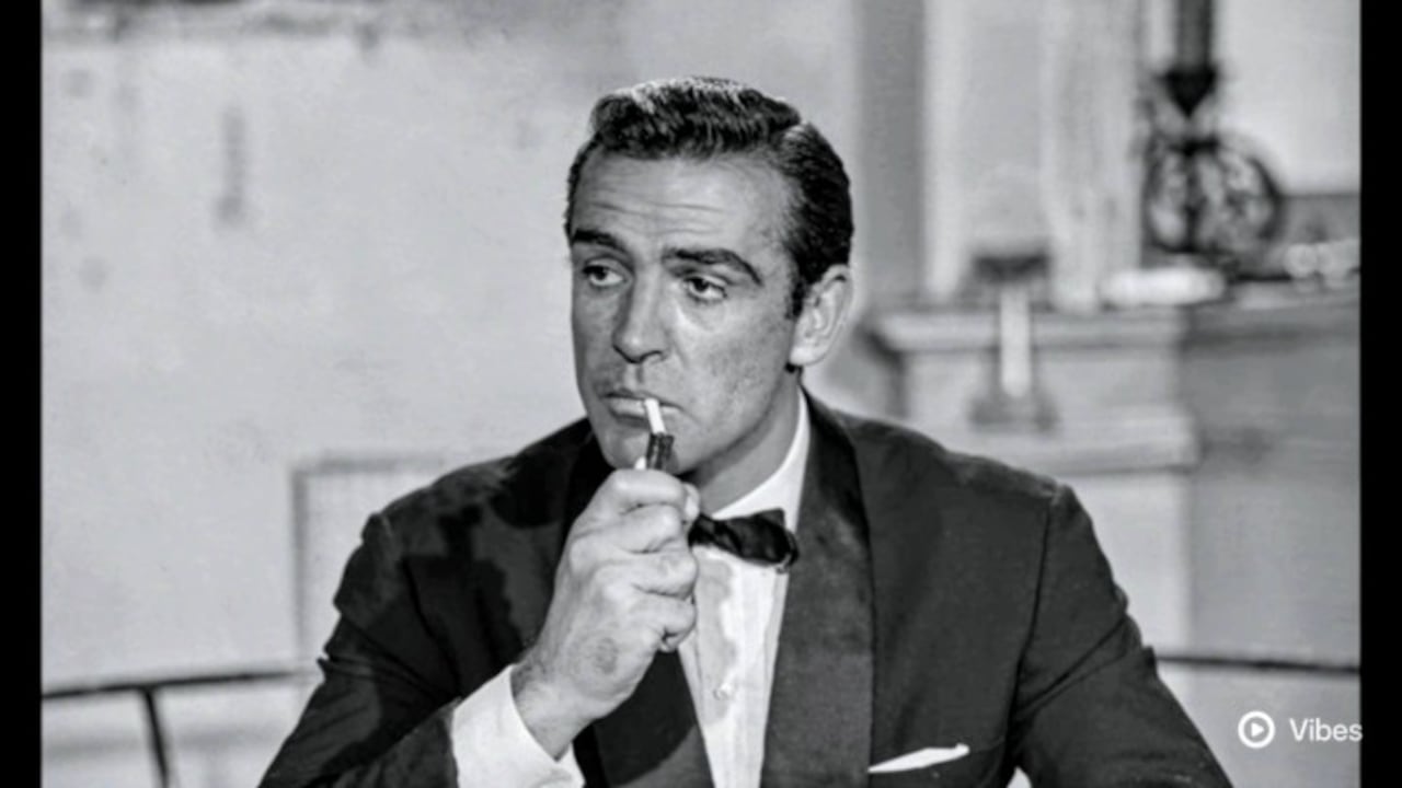 Sean Connery fue el primer actor en interpretarlo para la gran pantalla. Apareció en Agente 007 contra el Dr. No, entre 1962 y 1985.
