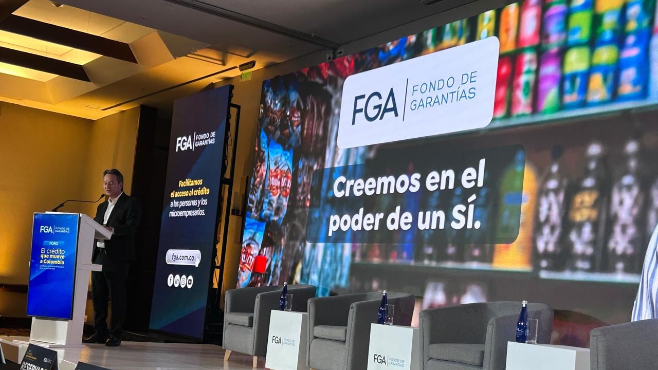 Presidente del Fondo de Garantías, David Bocanument, durante el foro “El crédito que mueve a Colombia”.
