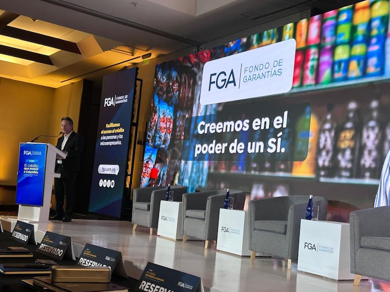 Presidente del Fondo de Garantías, David Bocanument, durante el foro “El crédito que mueve a Colombia”.