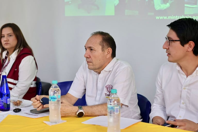 El Ministerio del Trabajo instaló en Cali una mesa interinstitucional de alto nivel para analizar irregularidades laborales en el Hospital Universitario del Valle, HUV, Evaristo García y el Hospital Raúl Orejuela Bueno de Palmira.
