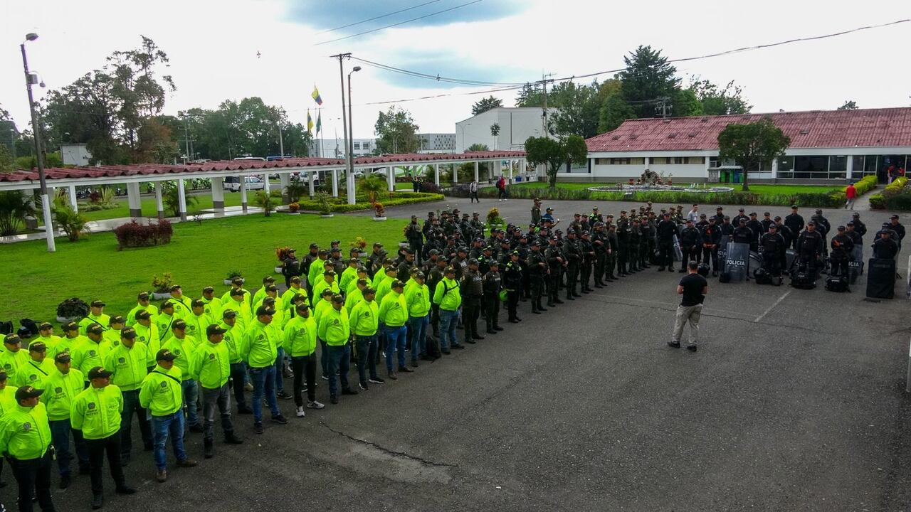 Más de 300 policías participaron en el operativo que terminó con la desarticulación de la banda Los SD en el occidente de Popayán.