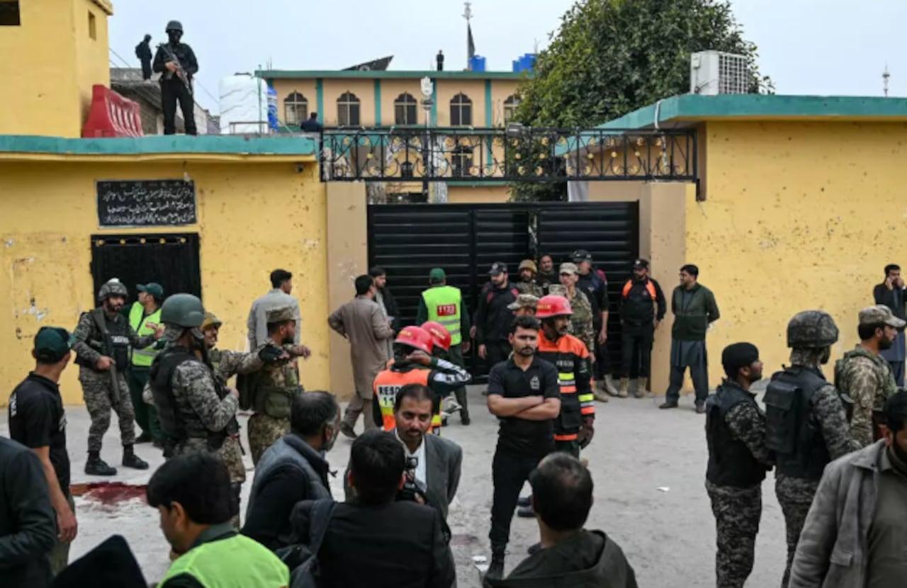 Una explosión provocada por un atentado suicida dejó al menos 31 personas muertas y 169 heridas.