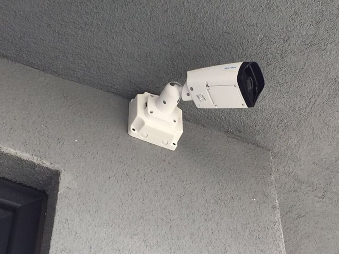 Cámaras de seguridad instaladas en vivienda y negocios requieren cumplimiento de normativa de protección de datos y respeto a la privacidad, advierte la Fiscalía