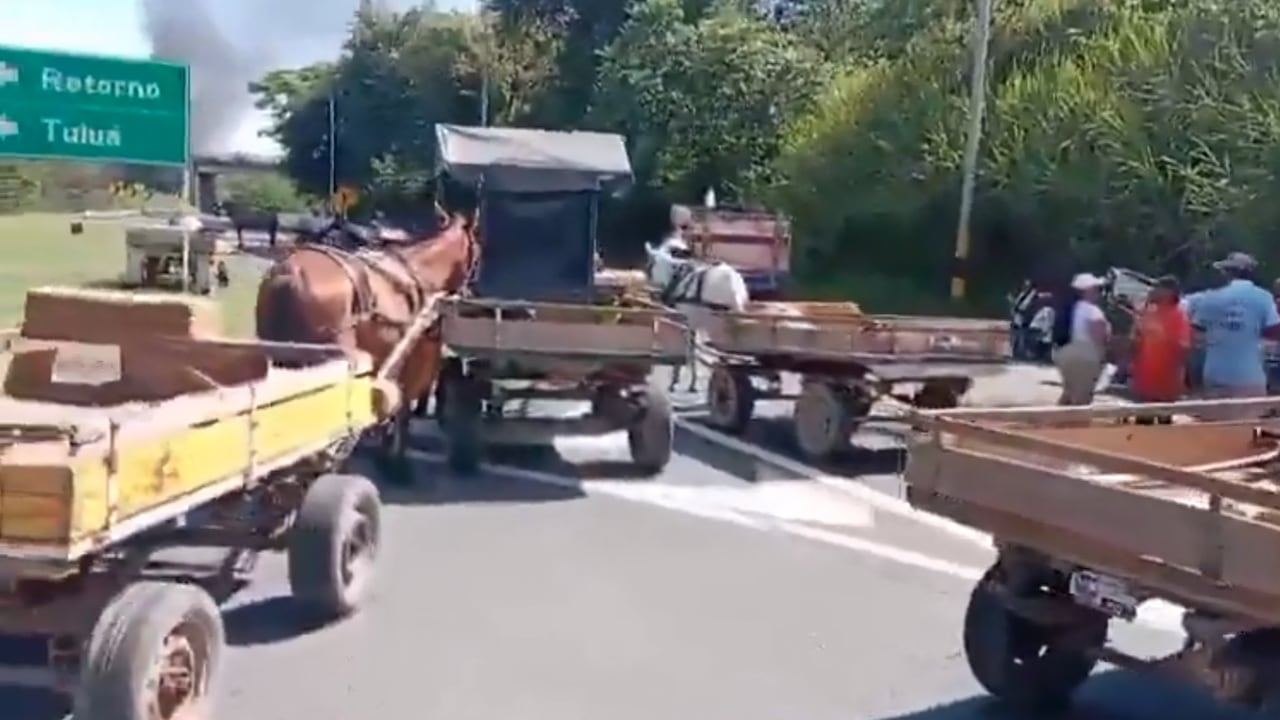 Cierre vial por protestas en Tuluá