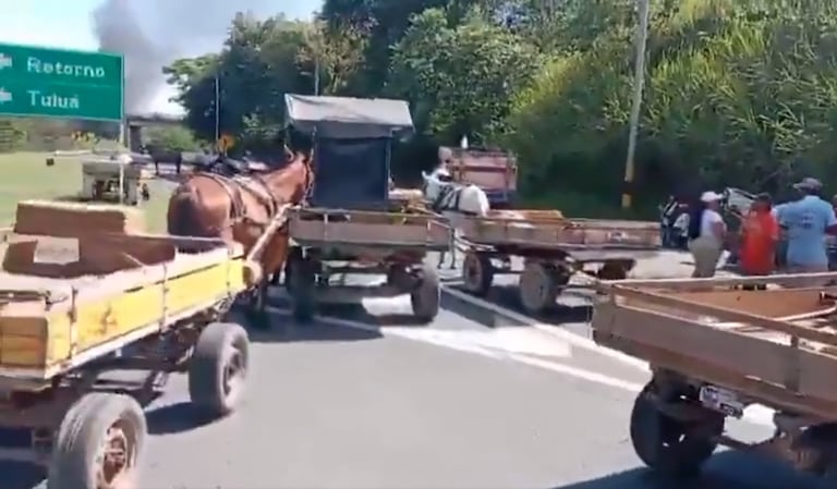 Cierre vial por protestas en Tuluá