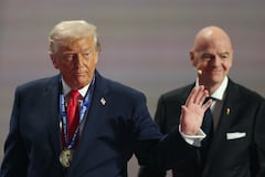 Donald Trump, galardonado por la FIFA