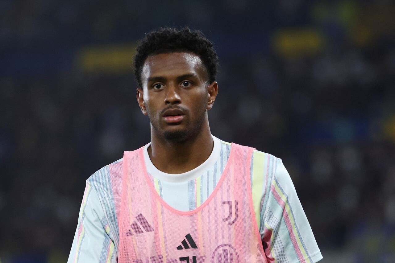 VERONA, ITALY - SEPTEMBER 20: Juan Cabal of Juventus FC looks on during the Serie A match between Hellas Verona FC and Juventus FC at Stadio Marcantonio Bentegodi on September 20, 2025 in Verona, Italy. (Photo by Francesco Scaccianoce/Getty Images) (Photo by Francesco Scaccianoce / GETTY IMAGES EUROPE / Getty Images via AFP)