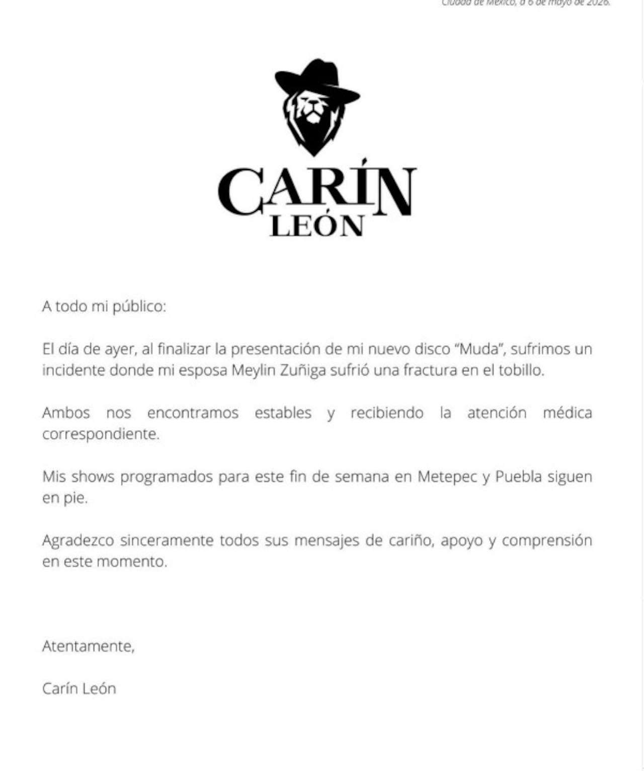 Carín León y Meylin Zúñiga sufren accidente en ascensor.