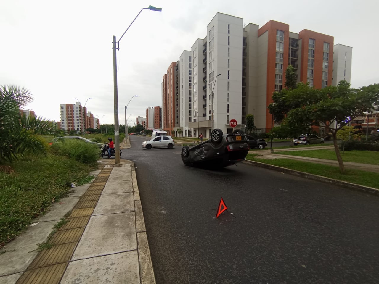 Según la comunidad, a diario se presentan accidentes viales en este sector, atribuidos a la falta de señalización.