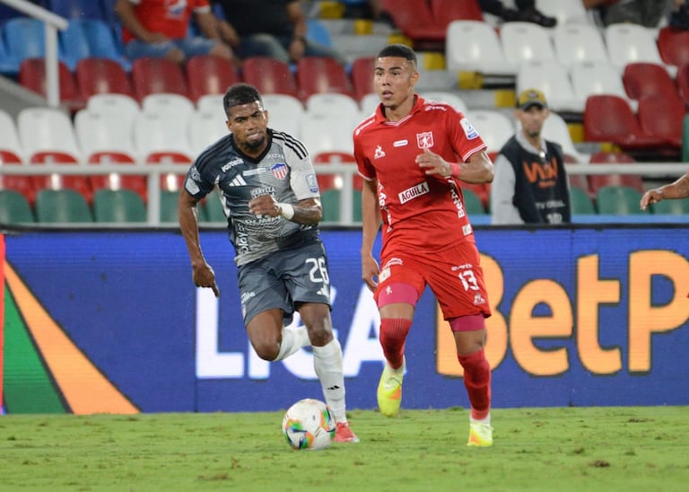Imagen del partido de la segunda fecha del Grupo A de los cuadrangulares semifinales Liga Colombiana 2025, entre América de Cali y Junior de Barranquilla.