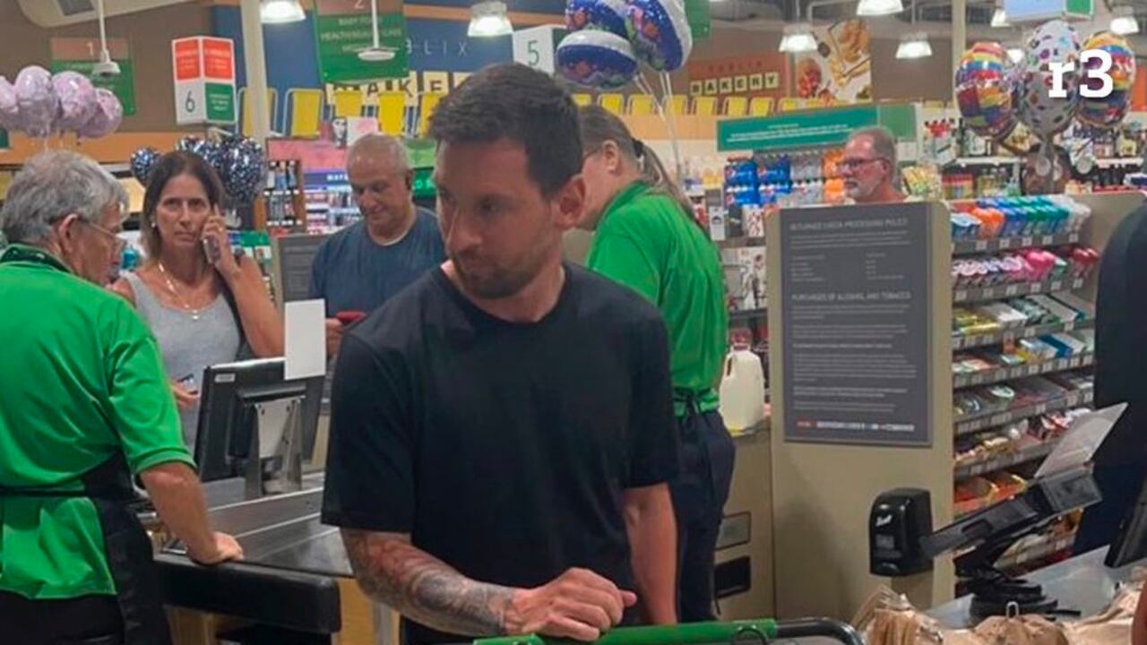 La estrella argentina fue vista haciendo mercado en una tienda-