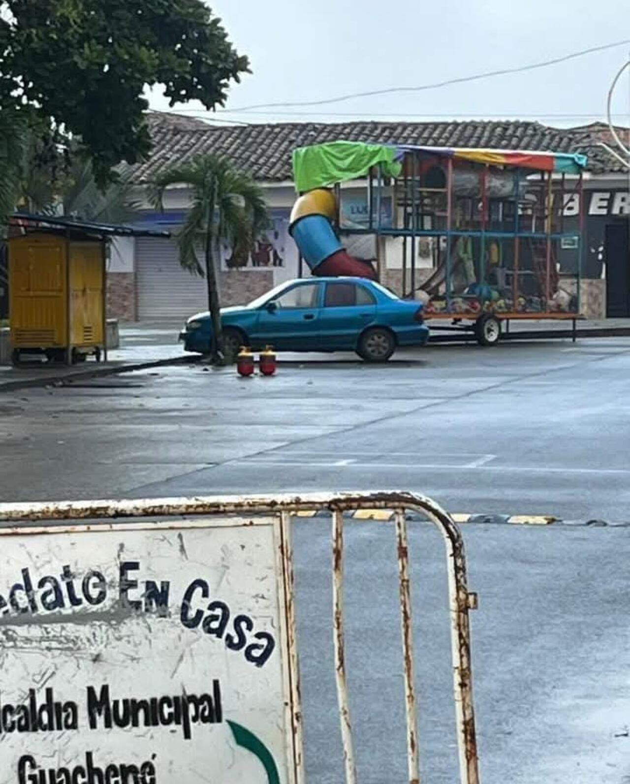 Esta situación con los cilindros, en Guachené, se presentó en la mañana de este sábado 15 de noviembre.