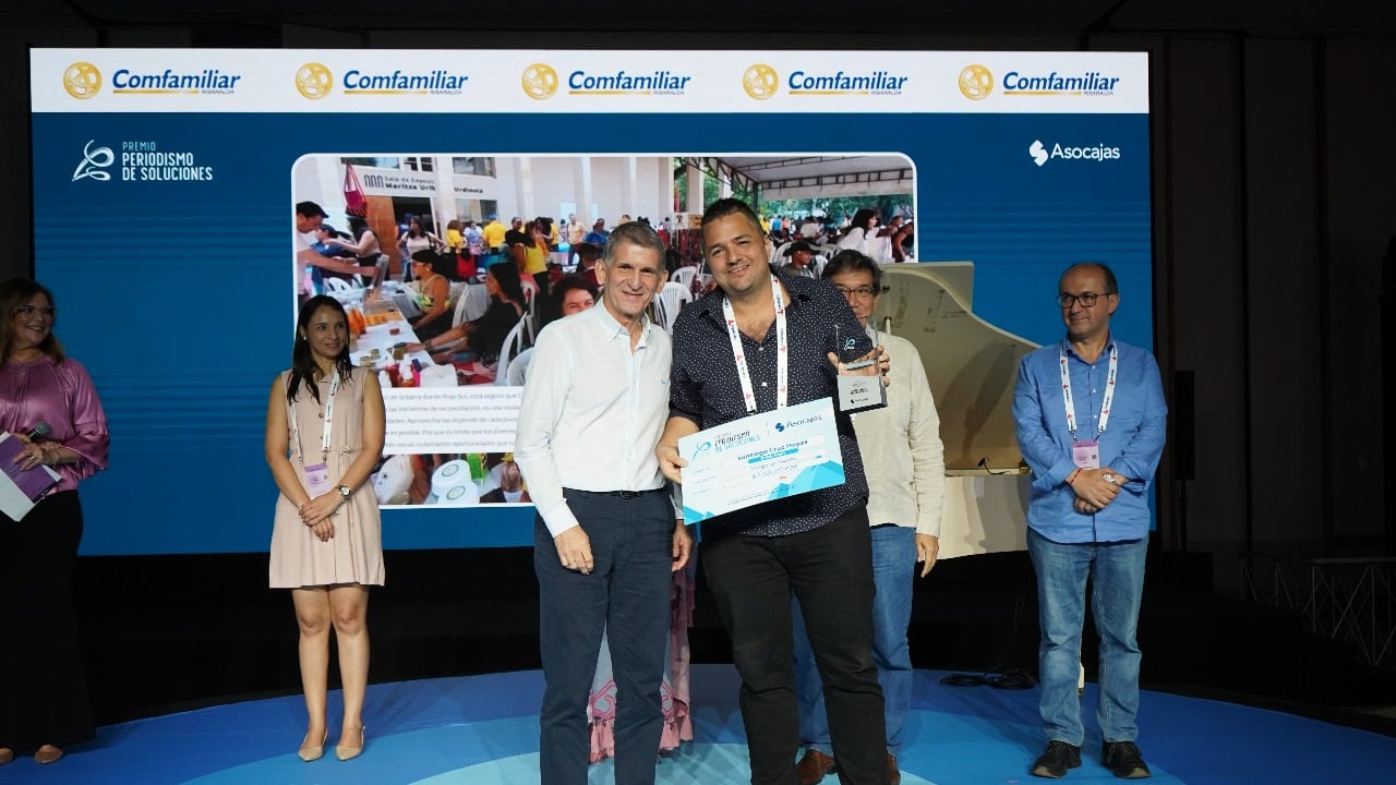 El periodista de El Periódico El País de Cali fue galardonado por su aporte y reconocimiento a los proyectos que le apuestan a la paz en Cali.