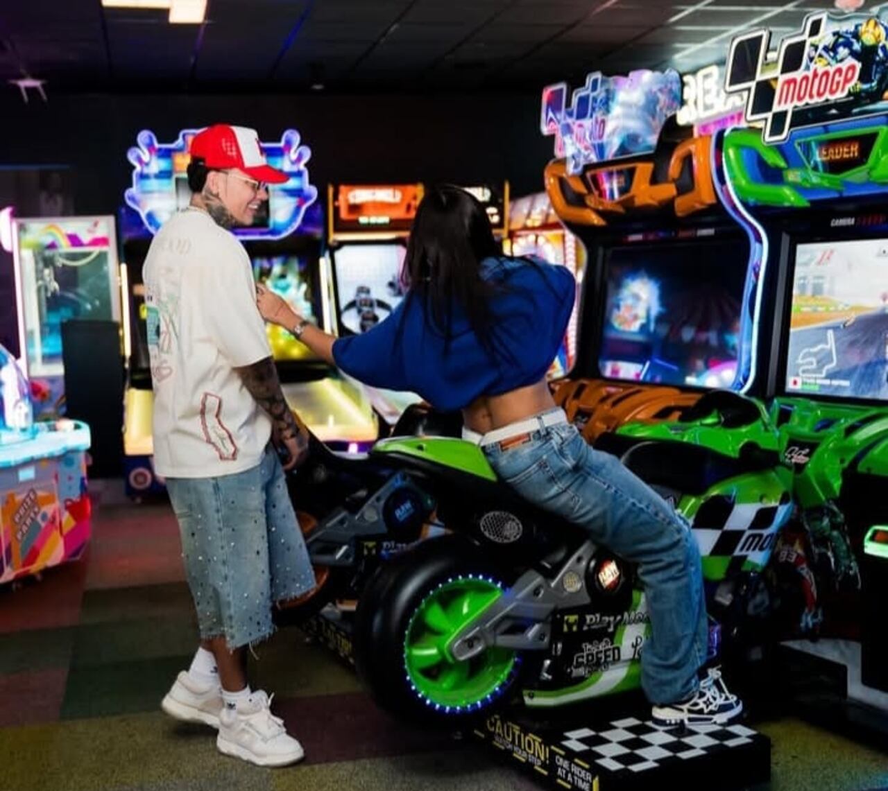 Blessd y Manuela QM se dejaron ver juntos y de inmediato se produjo una ola de comentarios.