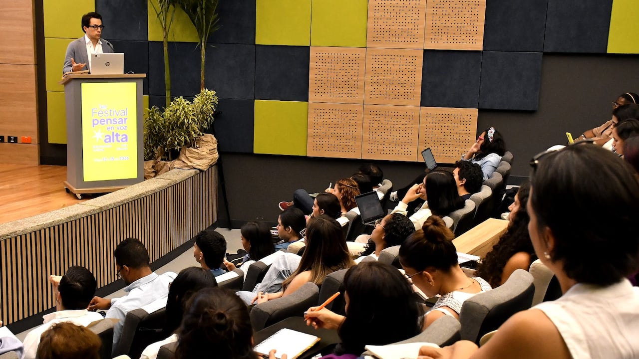 Entre los días 12 y 15 de mayo, el festival ‘Pensar en voz alta’ se desarrolló en distintos espacios del campus de la Universidad Icesi, que se abrieron a la ciudadanía para promover el diálogo y la construcción colectiva de conocimiento.