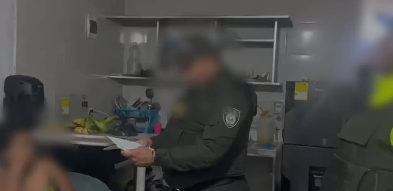 El coronel Gerson Bedoya Piraquive, comandante del Departamento de Policía Cauca, destacó la capacidad operativa de las autoridades para intervenir las redes del microtráfico y proteger la seguridad de las comunidades en el norte del Cauca.