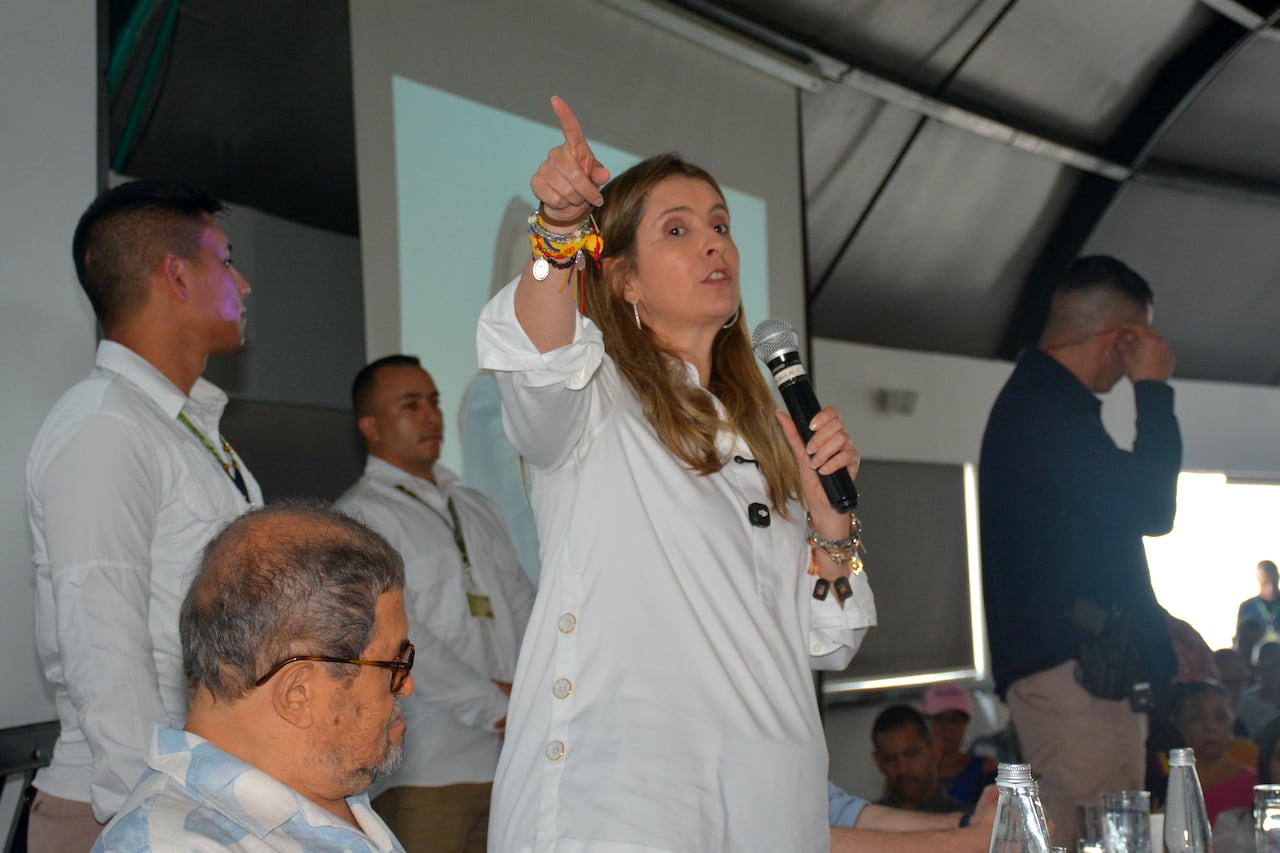 En visita a Cali, la candidata presidencial Paloma Valencia aseguó que integrantes de su campaña son perseguidos y amenazados en el Cauca. Foto Jorge Orozco