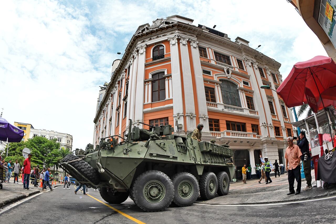 Los vehículos blindados LAV III o llamados gladiadores, ya hacen presencia en la ciudad reforzando los dispositivos de seguridad como antesala a este gran evento mundial de la biodiversidad. COP16 Fotos Wirman Rios, Octu 10 de 2024, EL PAIS