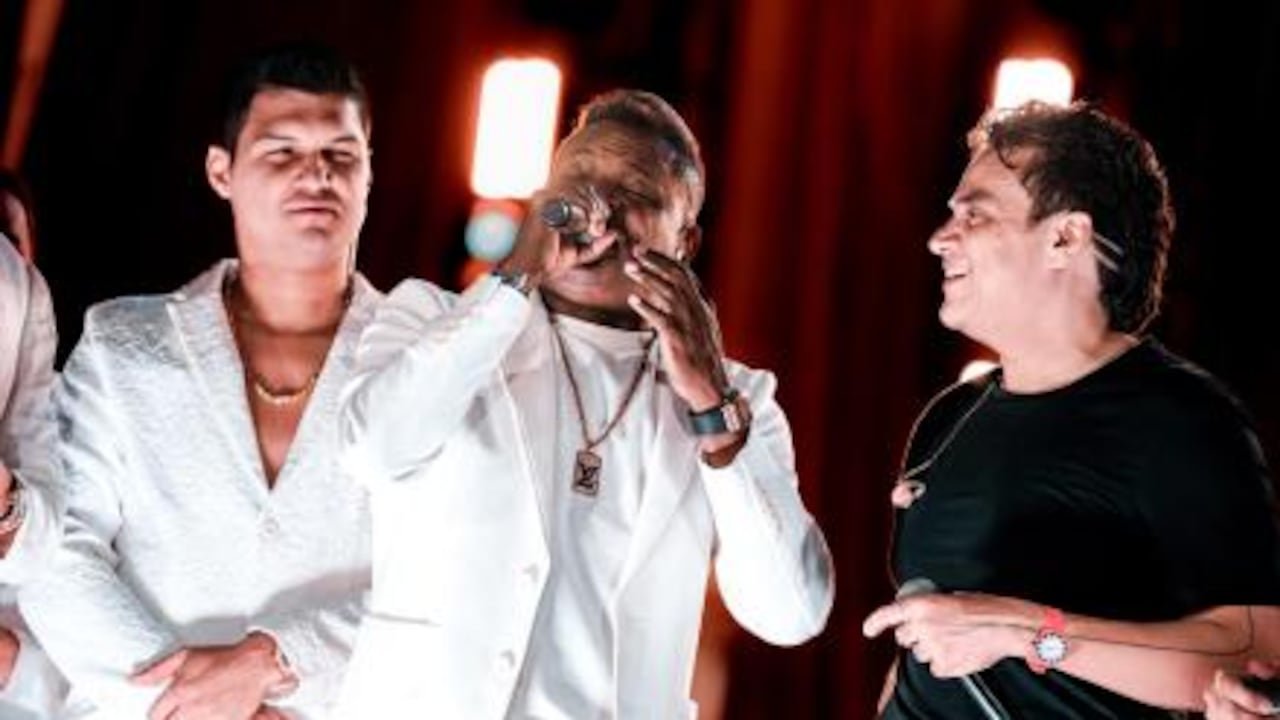 "Pero mi vieja berraca le puso el pecho a la vida, al mismo tiempo fue papá y mamá, cuando se quedó solita”. Ómar Geles, última canción.