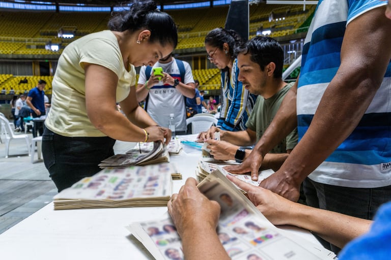 La Registraduría informó que 862.392 personas fueron designadas como jurados en todo el país.