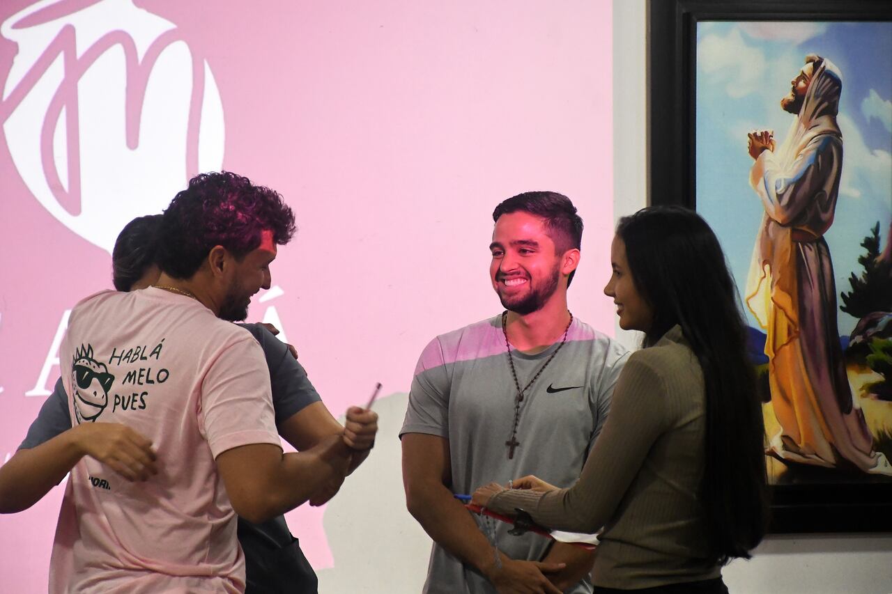Cali: Regreso de jovenes a la iglesia catolica. La Maria, Pance.foto José L Guzmán. EL País