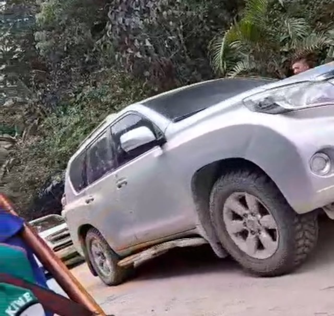 La gran mayoría de camionetas que usaban los disidentes de las Farc al ser expulsados de Jambaló eran de dudosa procedencia.