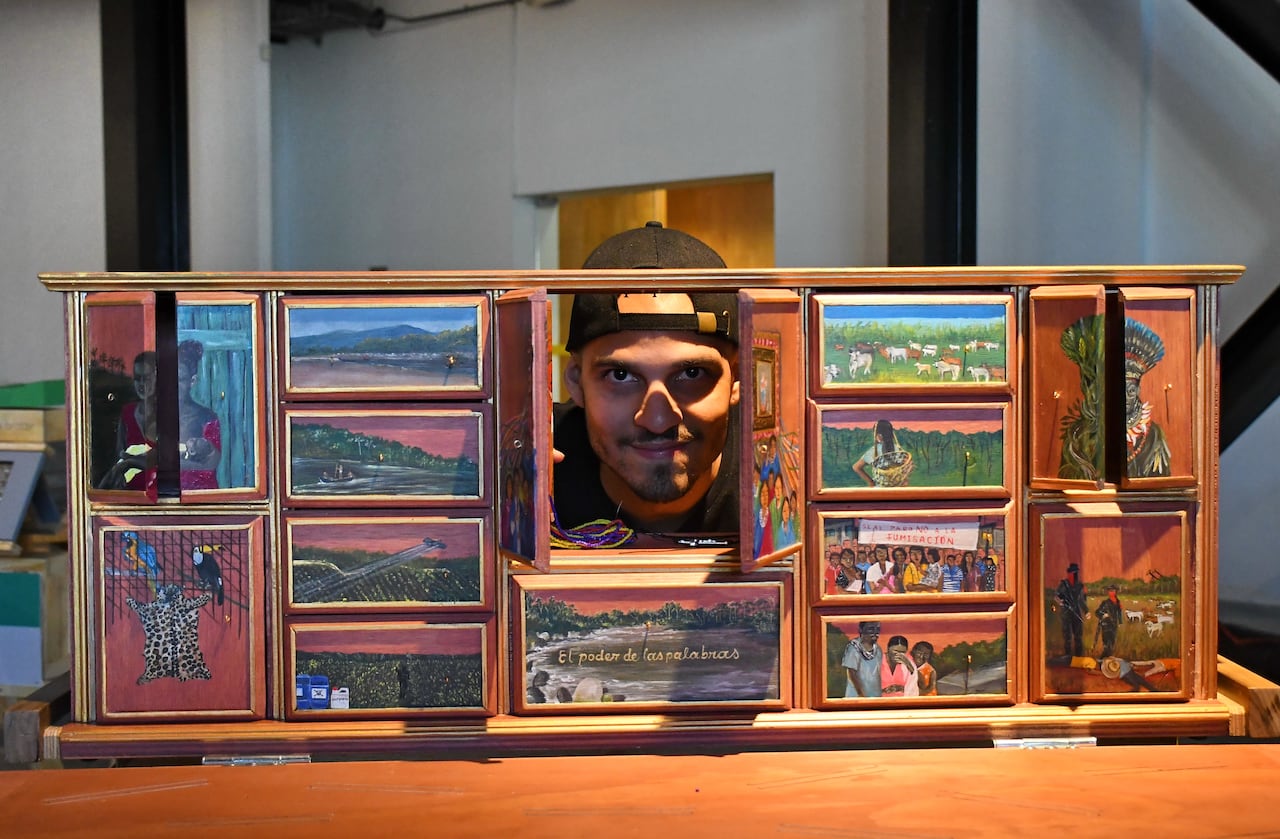 Exposiciones de la Biblioteca Departamental y el Museo de Ciencias Naturales INCIVA durante la COP16. Fotos Wirman Rios, Octu 21 de 2024, EL PAIS