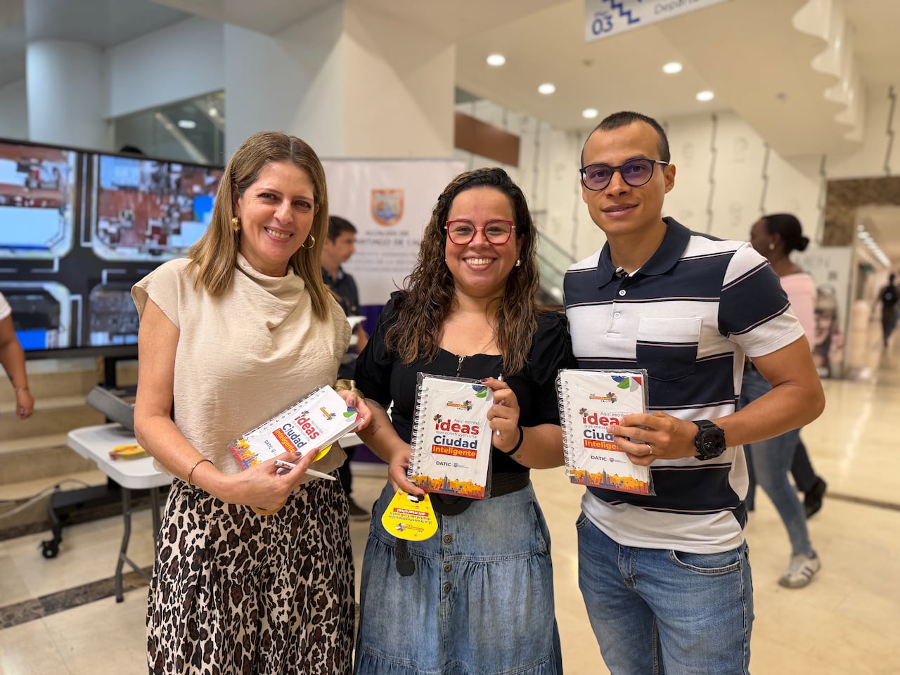 Tecnología al servicio de la gente: Cali avanza en su transformación hacia una Smart City, integrando soluciones digitales para mejorar la calidad de vida de sus ciudadanos.