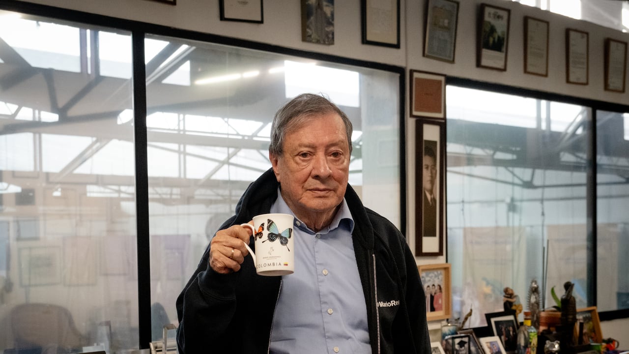El empresario Mario Hernández emprendió una campaña "El primer tinto lo invito yo" como motivación para los colombianos, luego del terremoto.