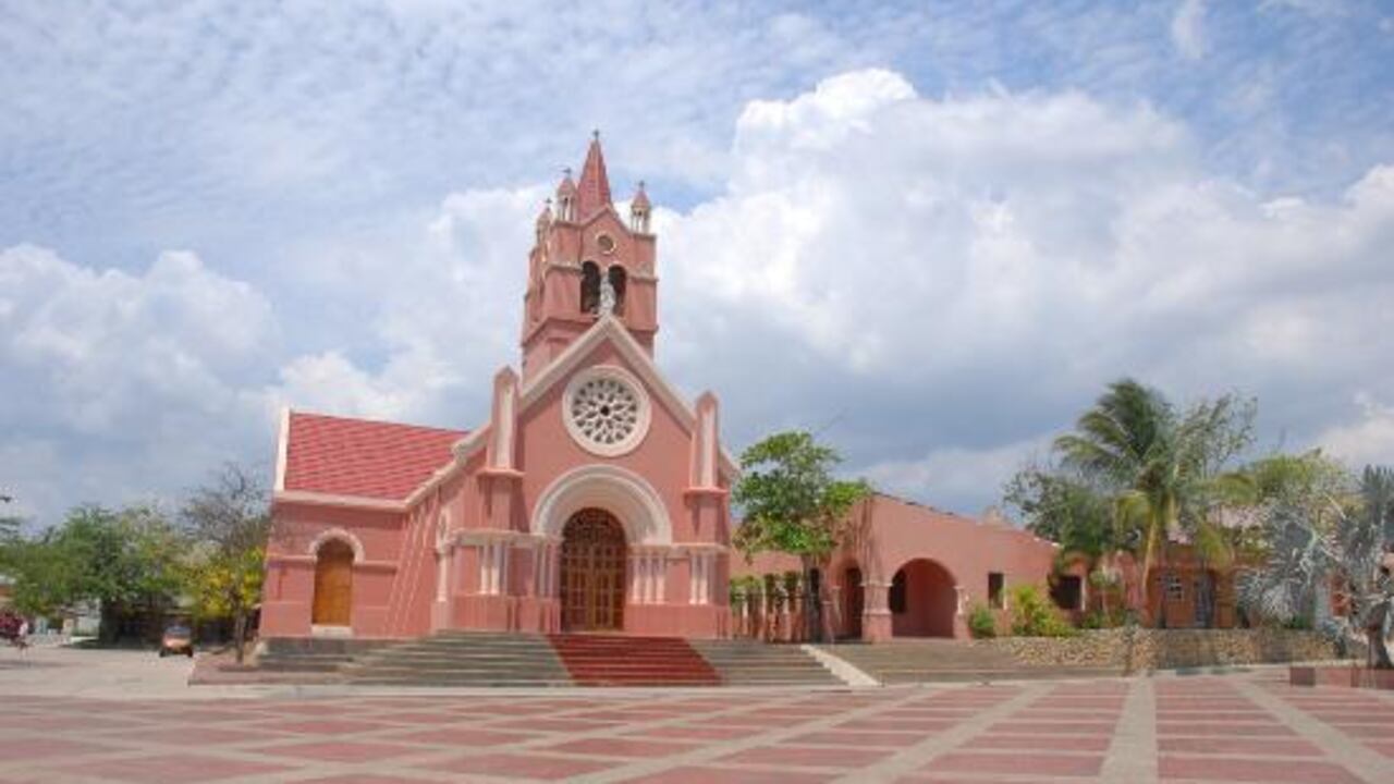 Párroco de la iglesia Santuario Mariano Nuestra Señora del Carmen de Puerto Colombia, denunció que está siendo extorsionado.