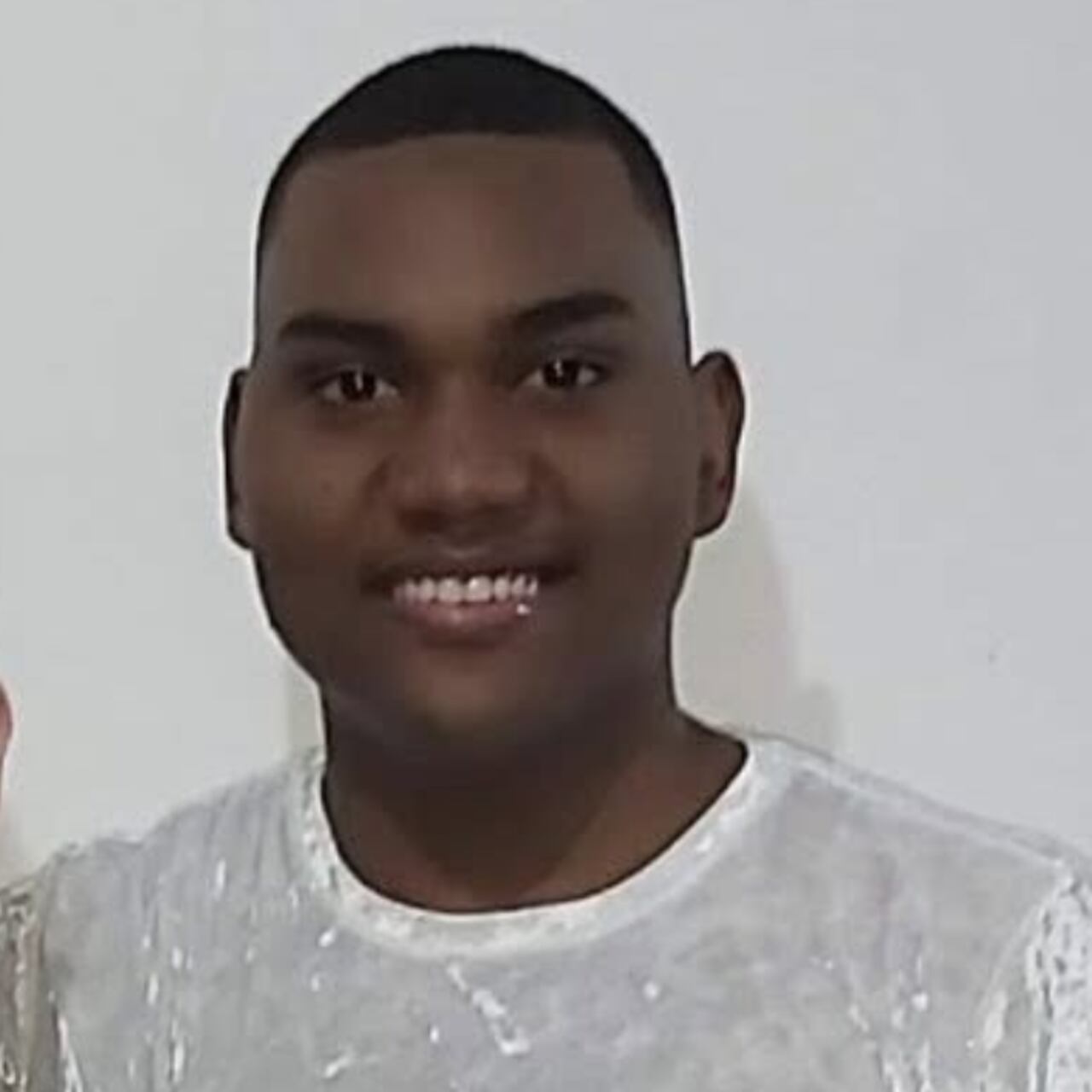 Cristian Riascos, 24 años. Era operario de una empresa de reciclaje y tenía una hija de un año y medio.