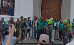 En redes sociales circularon videos de momentos de tensión y enfrentamientos registrados durante la protesta en el centro de Popayán.