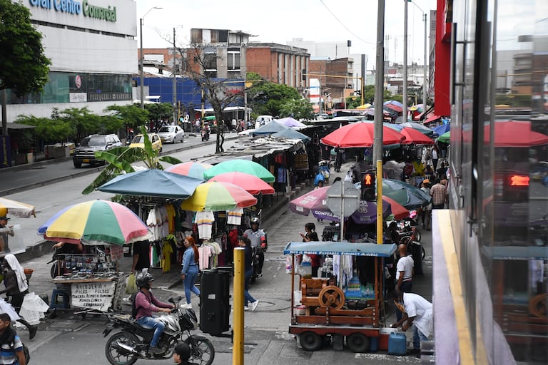 Cali: Modificación en el centro de Cali, con respecto a sus vías y vendedores ambulantes. Foto José L Guzmán