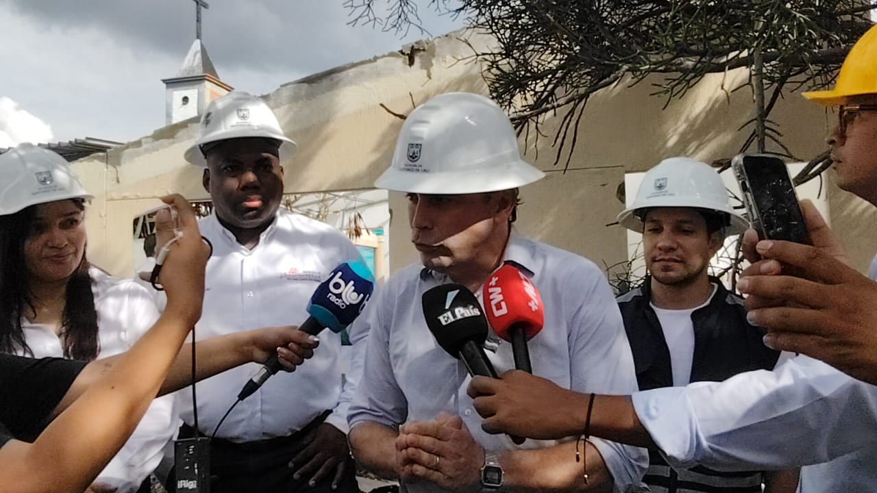 Con una inversión de $24.650 millones provenientes de recursos del municipio, el alcalde Alejandro Eder dio inicio este lunes 2 de febrero a la construcción del Hospital Antonio Nariño.