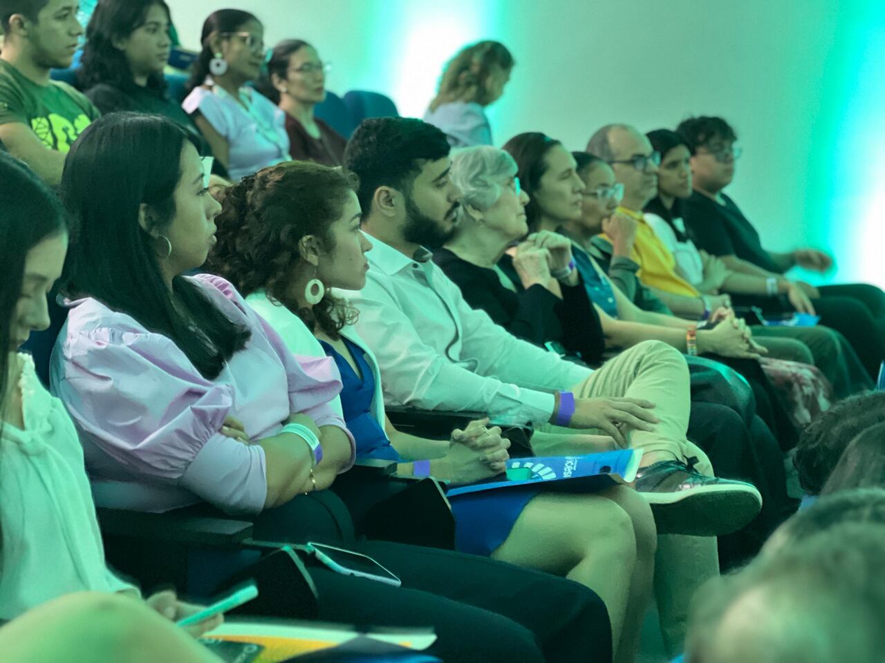 El programa de la Icesi procura que los estudiantes contribuyan al bienestar de las personas y los ecosistemas.