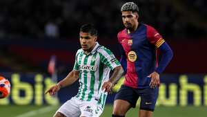 Cucho Hernández disputó 75' con Betis, ante Barcelona, este sábado 5 de abril.