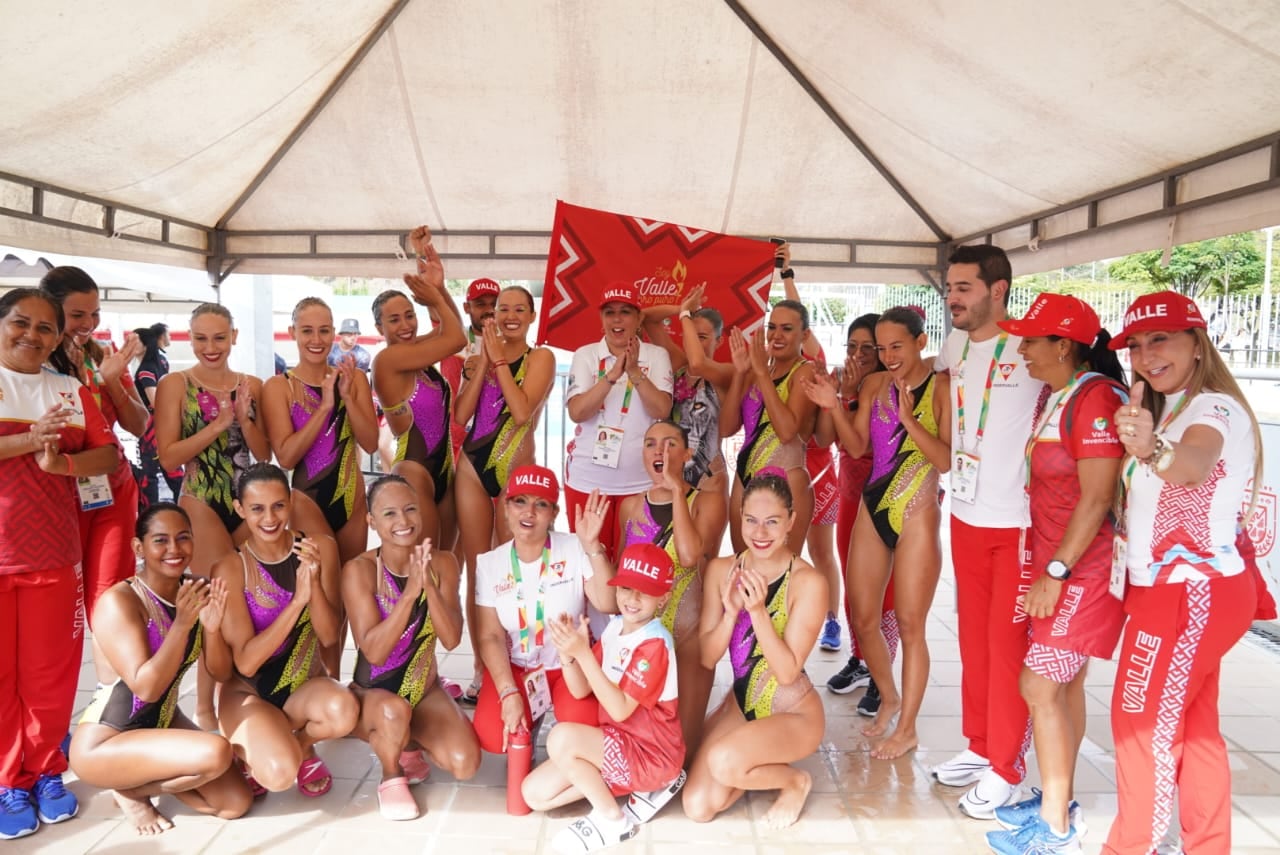Gobernadora del Valle, Clara Luz Roldán, acompaña a la delegación departamental en los Juegos Nacionales.