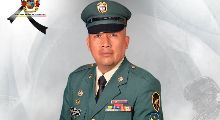 . Ángel David Ordóñez, de 47 años y oriundo de Bucaramanga, fue el suboficial del Gaula Militar que perdió la vida durante el ataque armado registrado en el sector de Mi Bohío, sobre la vía Panamericana, entre Popayán y Timbío.