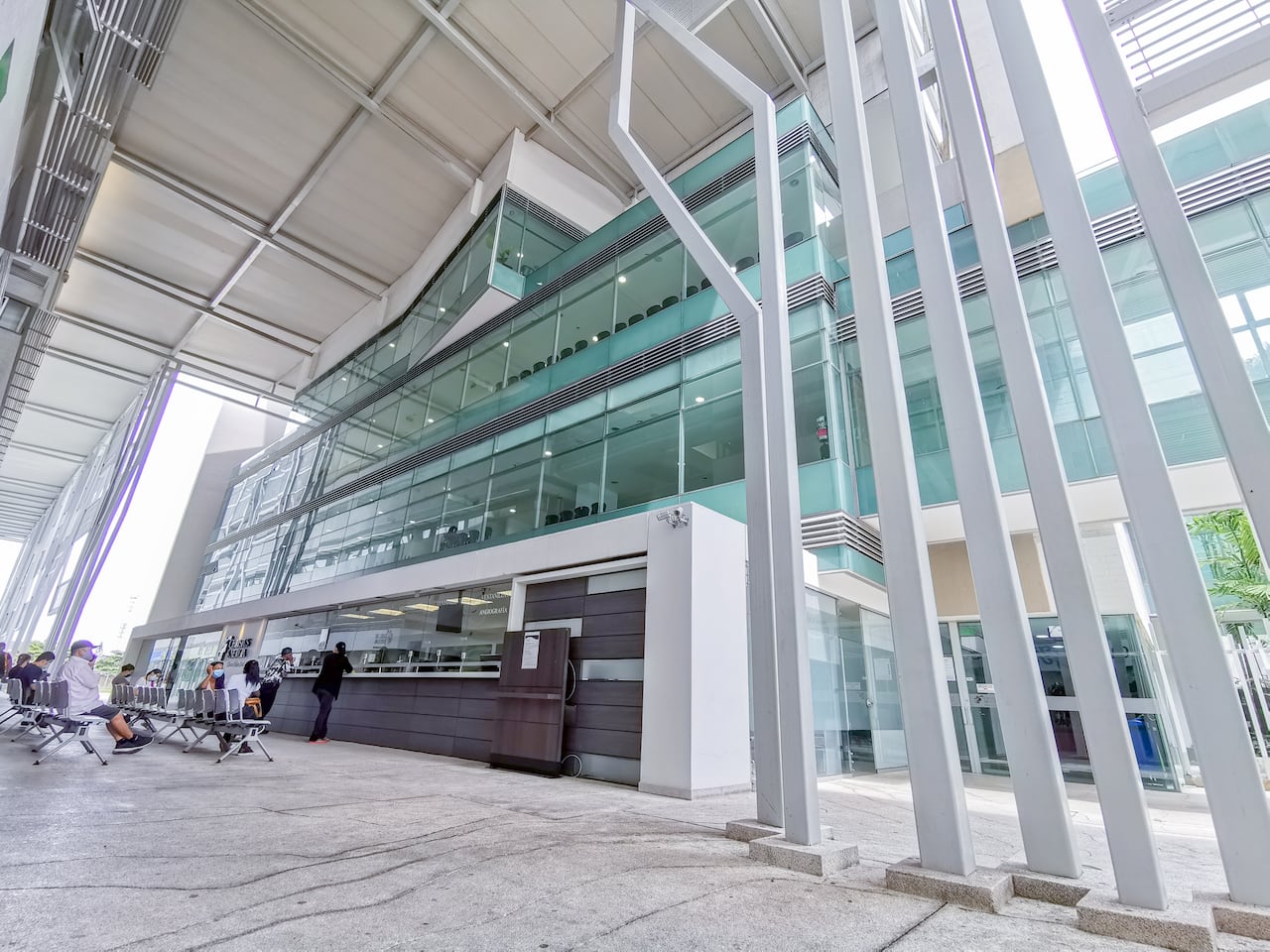 Con infraestructura moderna, ubicación estratégica en Palmira y más de 30 especialidades médico-quirúrgicas, CHRISTUS Clínica Palma Real se consolida como referente en servicios de salud de alta complejidad en el Valle del Cauca.