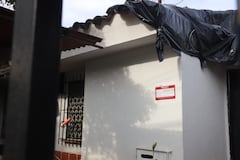 Los sticker se pegan a las afueras de los inmuebles luego de haber sido inspeccionados por el equipo de expertos.