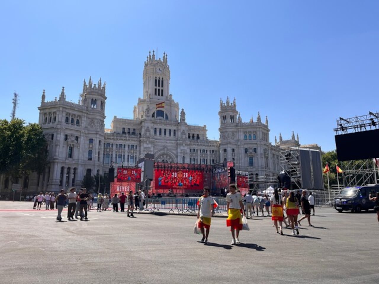 Cibeles se prepara para la celebración española.