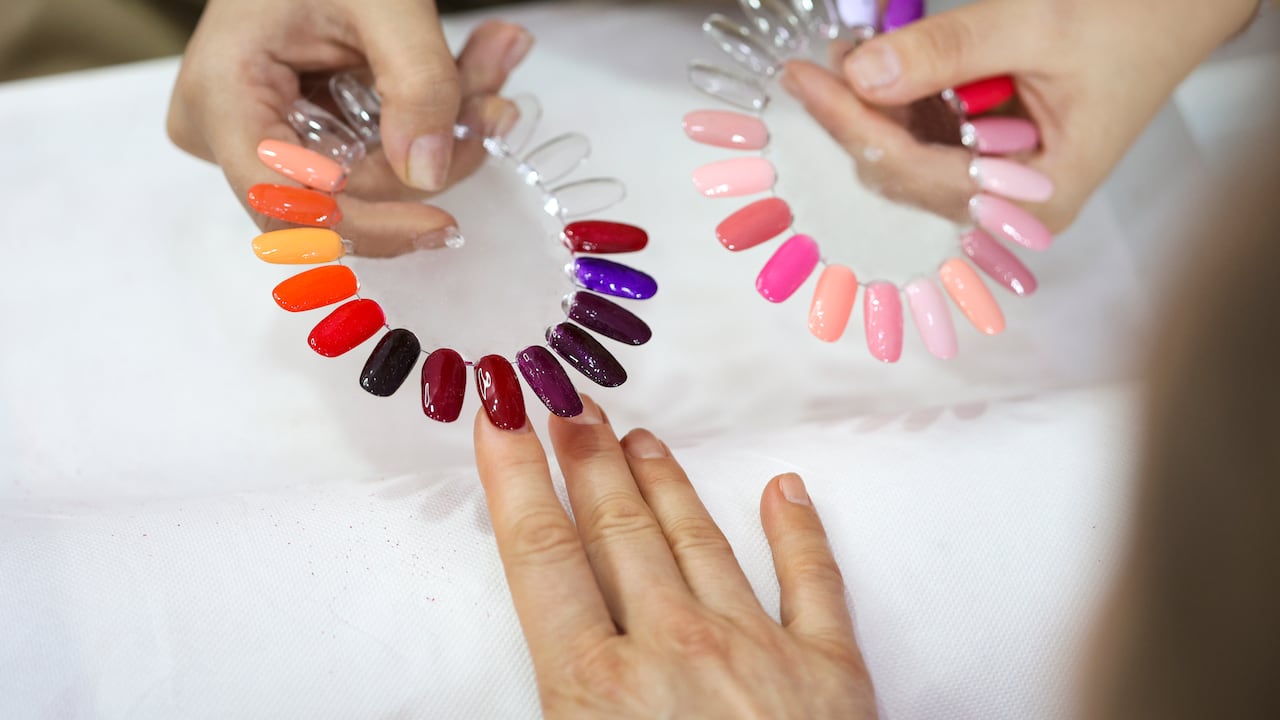 Existen diferentes diseños de uñas que pueden ser muy atractivos.