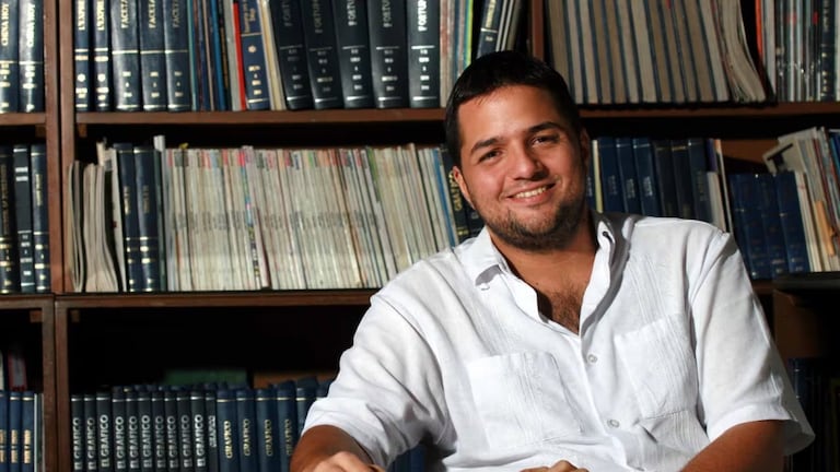 Santiago Cruz Hoyos.