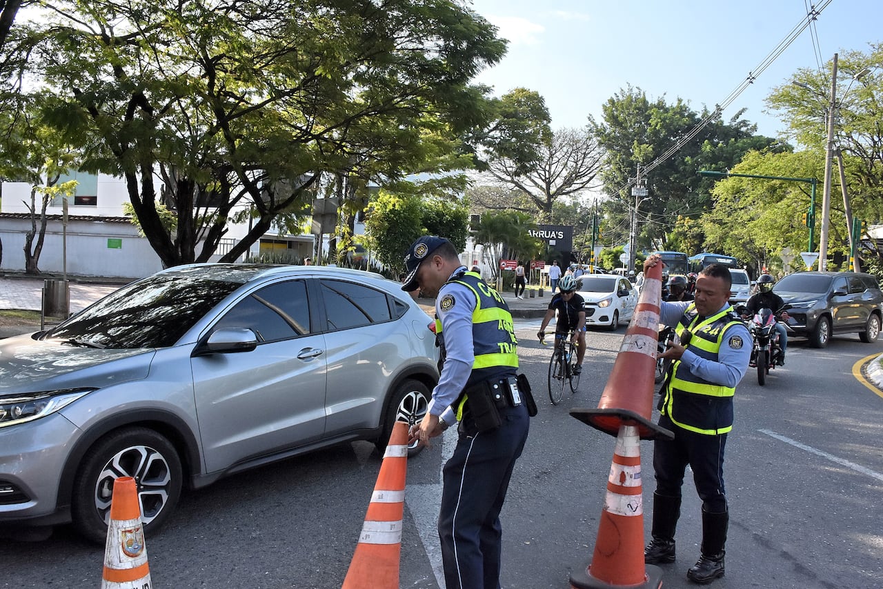 comenzó la prueba piloto del cruce a la izquierda en la glorieta de Ciudad jardín, cabe resaltar que esta prueba durará 15 días y se implementará en las horas pico.