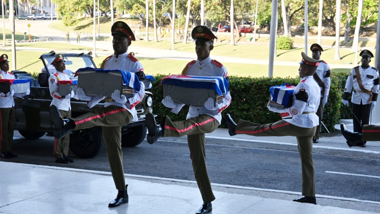 Cuba honra a militares fallecidos