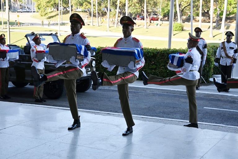 Cuba honra a militares fallecidos
