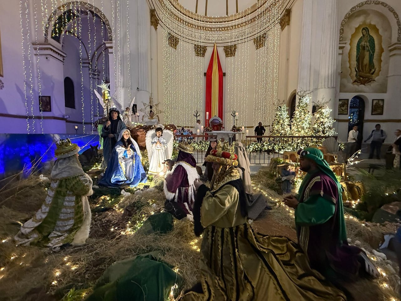 La Parroquia Santa Rosa de Lima celebró la Fiesta de la Epifanía del Señor.